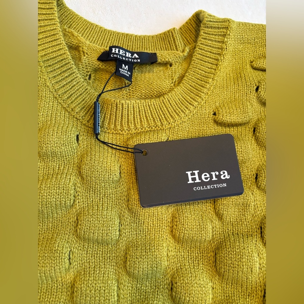 NWT - Hera Collection Checkerboard Cropped Sweater - Size Medium. - Picture 12 of 13